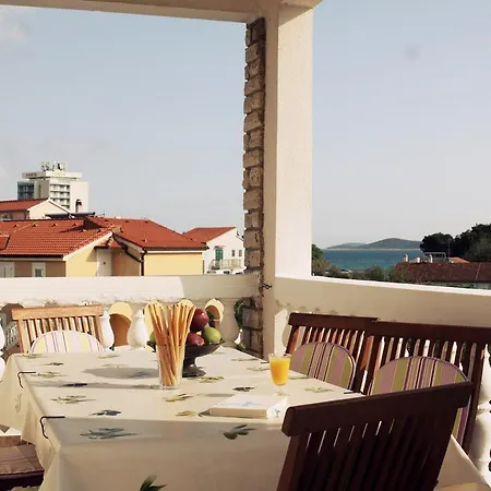 And Bozena Gæstehus