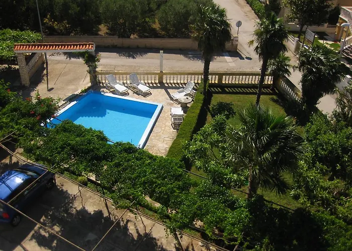 Guest house And Bozena 3*