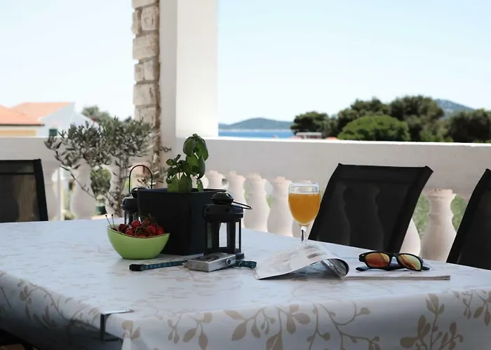 And Bozena 3* Vodice